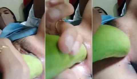Background nonton video viral BOKEP BOCIL Masih Sempit Nekat Masukin Pake Timun 18 Cm